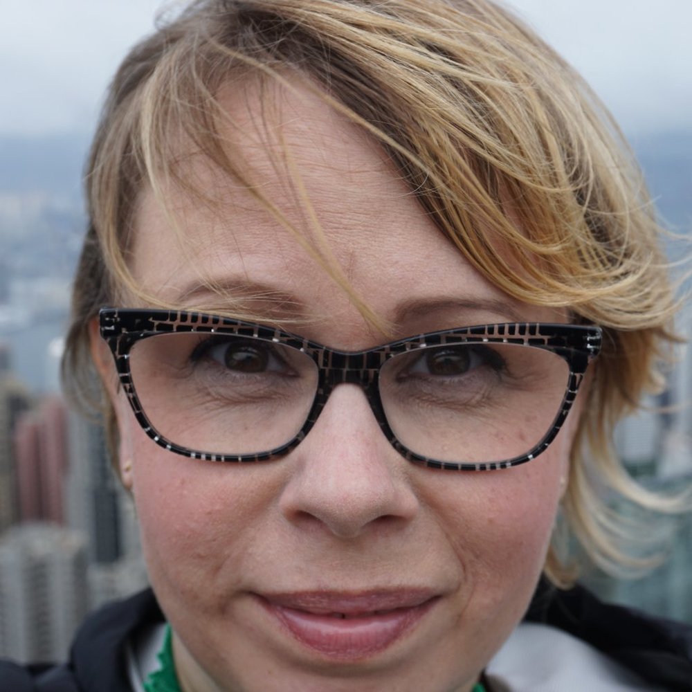 Meet your Posher, Lauren!